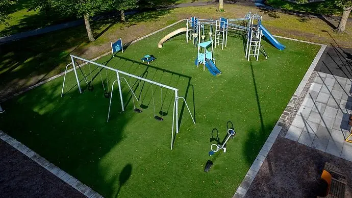 Lekplatsen i Örthagsparken