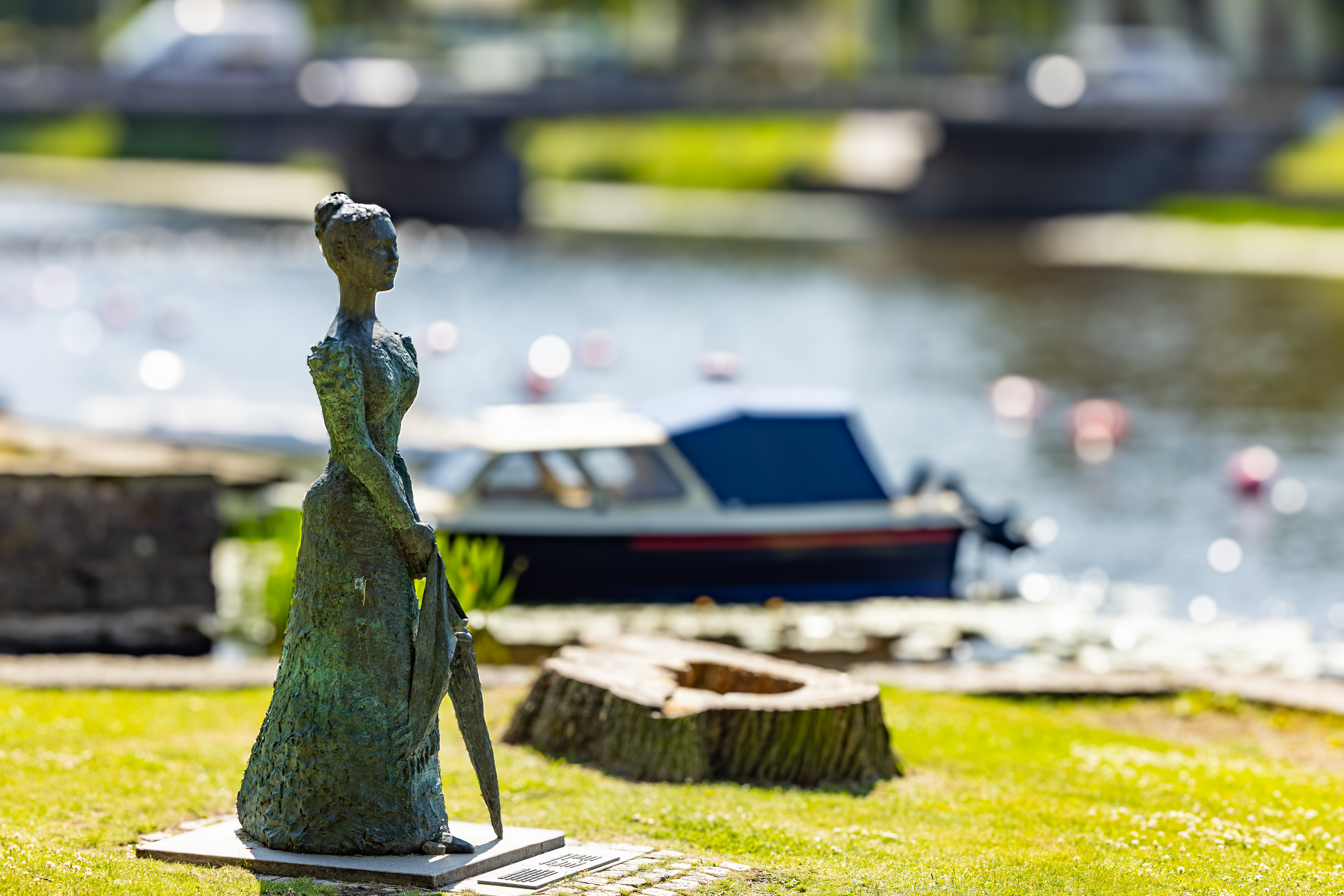 Sara Videbeck (2000) av Wanja Nones Håkansson, Lidans östra strand